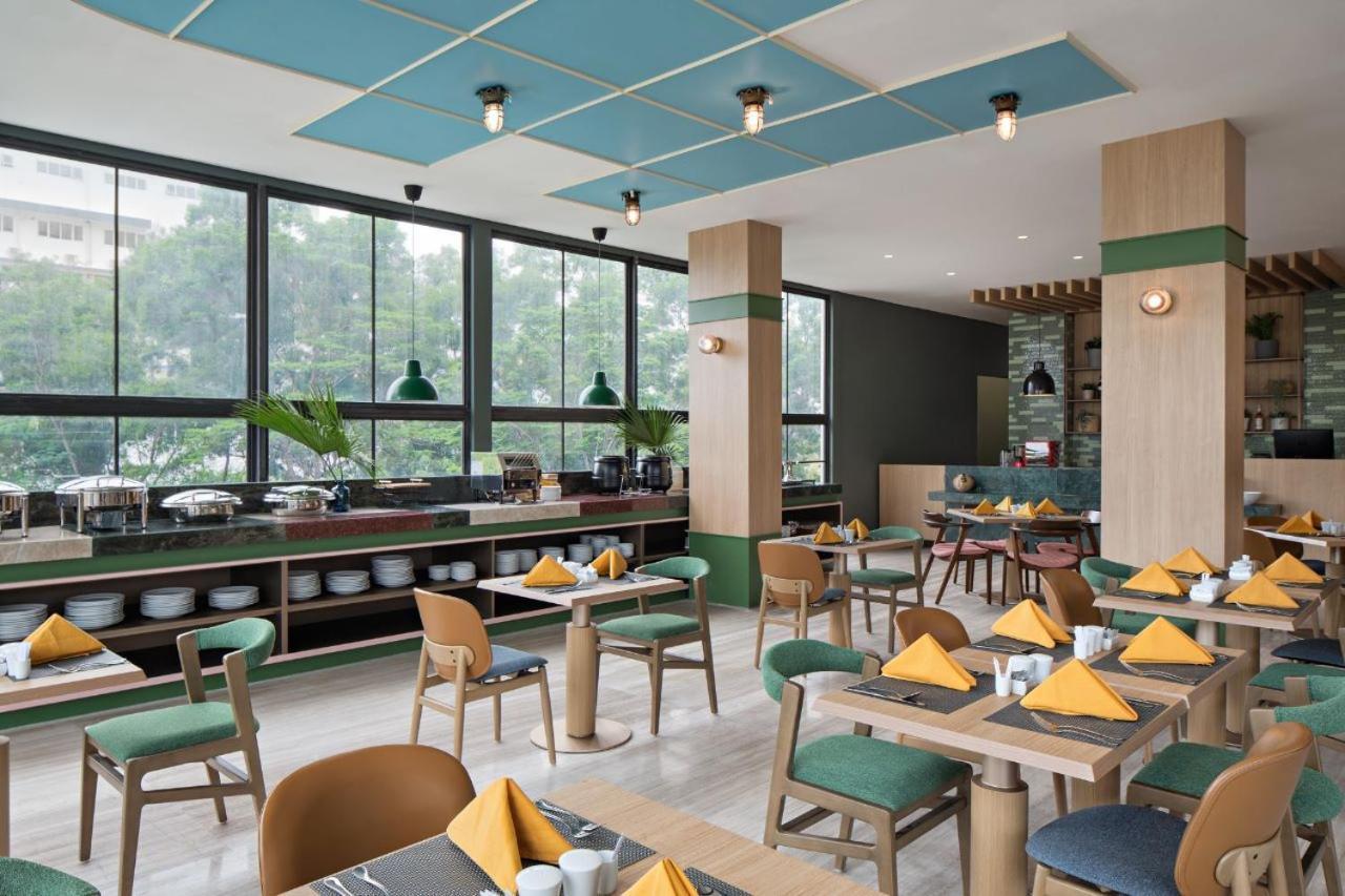 Maxonehotels At Kota Harapan Indah-Бекаси Екстериор снимка