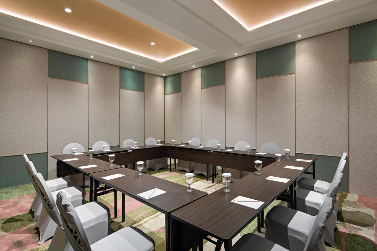 Maxonehotels At Kota Harapan Indah-Бекаси Екстериор снимка