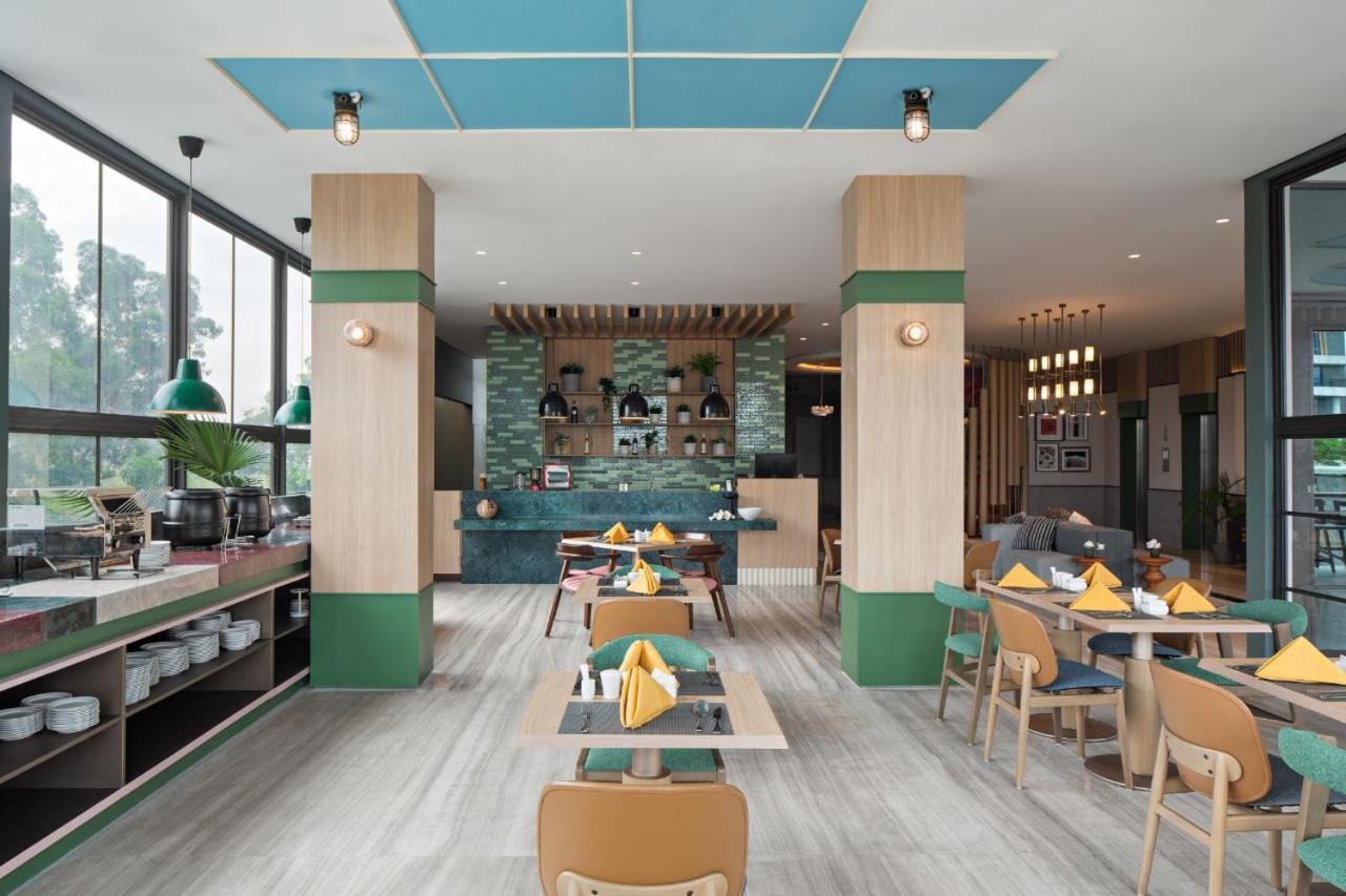 Maxonehotels At Kota Harapan Indah-Бекаси Екстериор снимка
