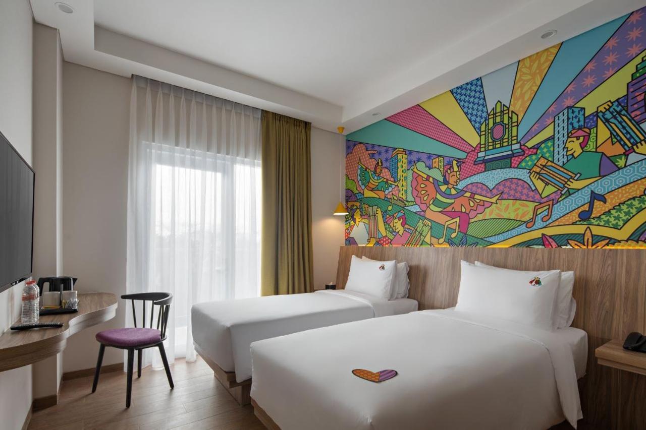 Maxonehotels At Kota Harapan Indah-Бекаси Екстериор снимка