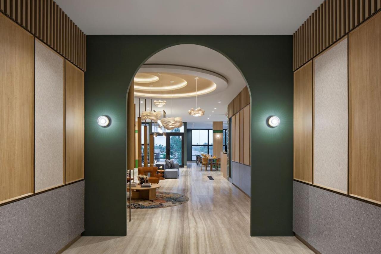Maxonehotels At Kota Harapan Indah-Бекаси Екстериор снимка
